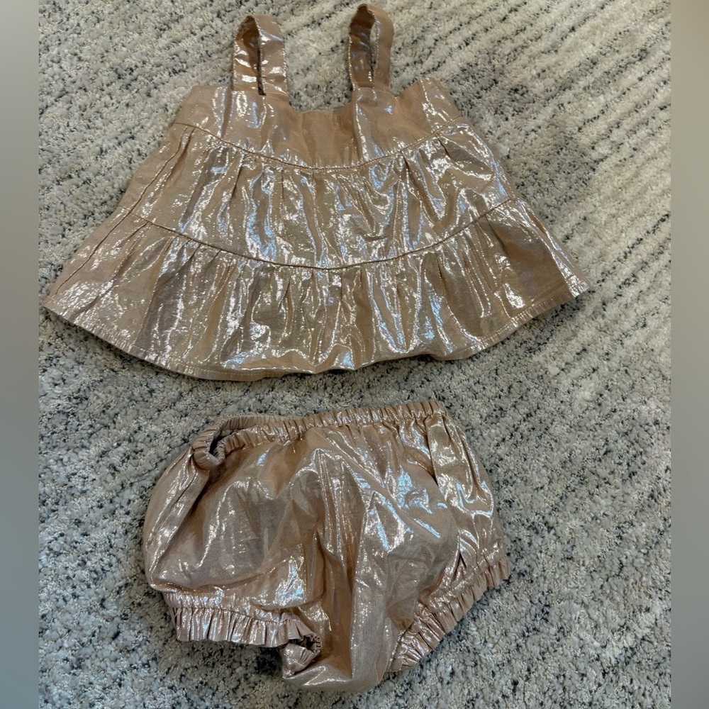 Baby Gap gold metallic set (12-18M)